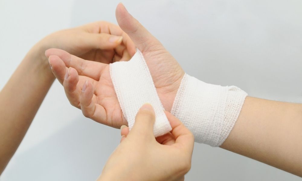 Steps To Treating a Minor Wound at Home